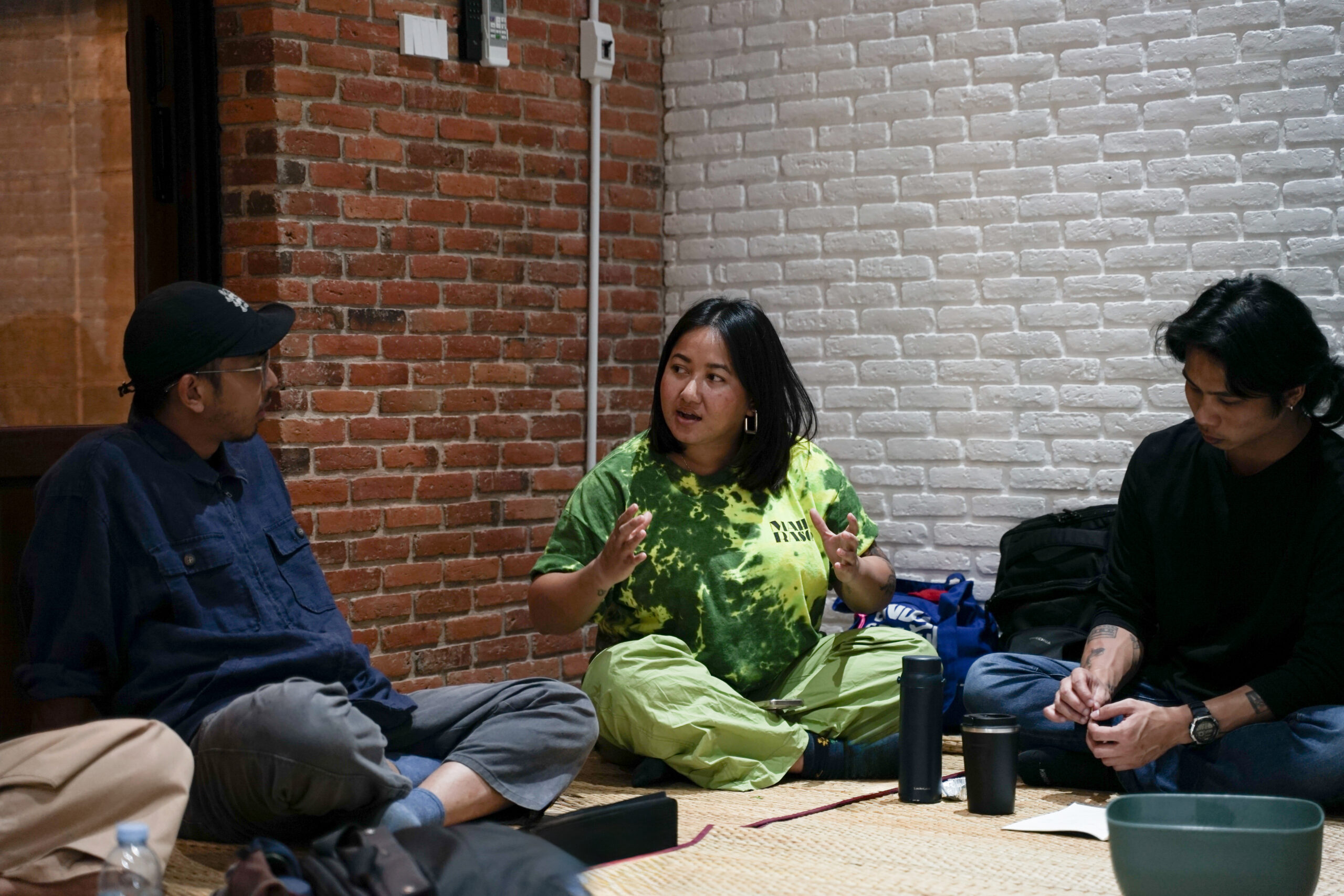 Talking Listening Group DSC06745